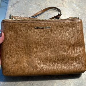 Cross body brown MK purse